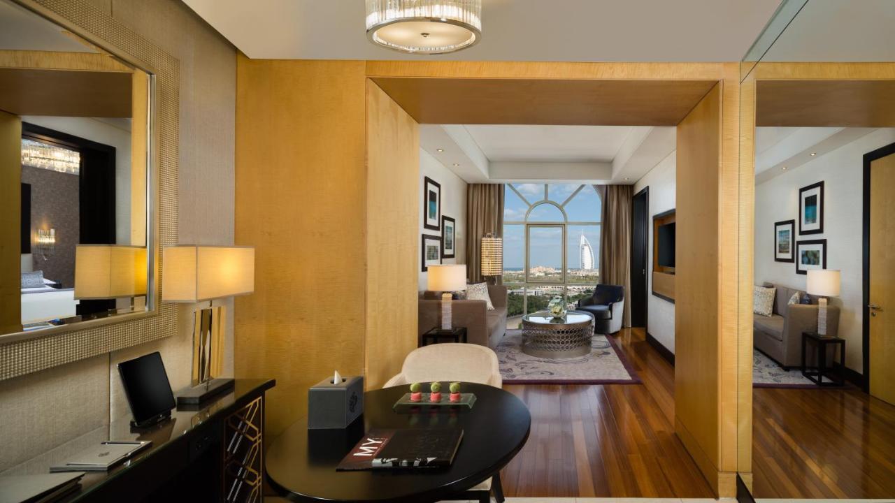 Aspen Chalets By Kempinski Hotel Mall Of The Emirates Dubai Exterior photo