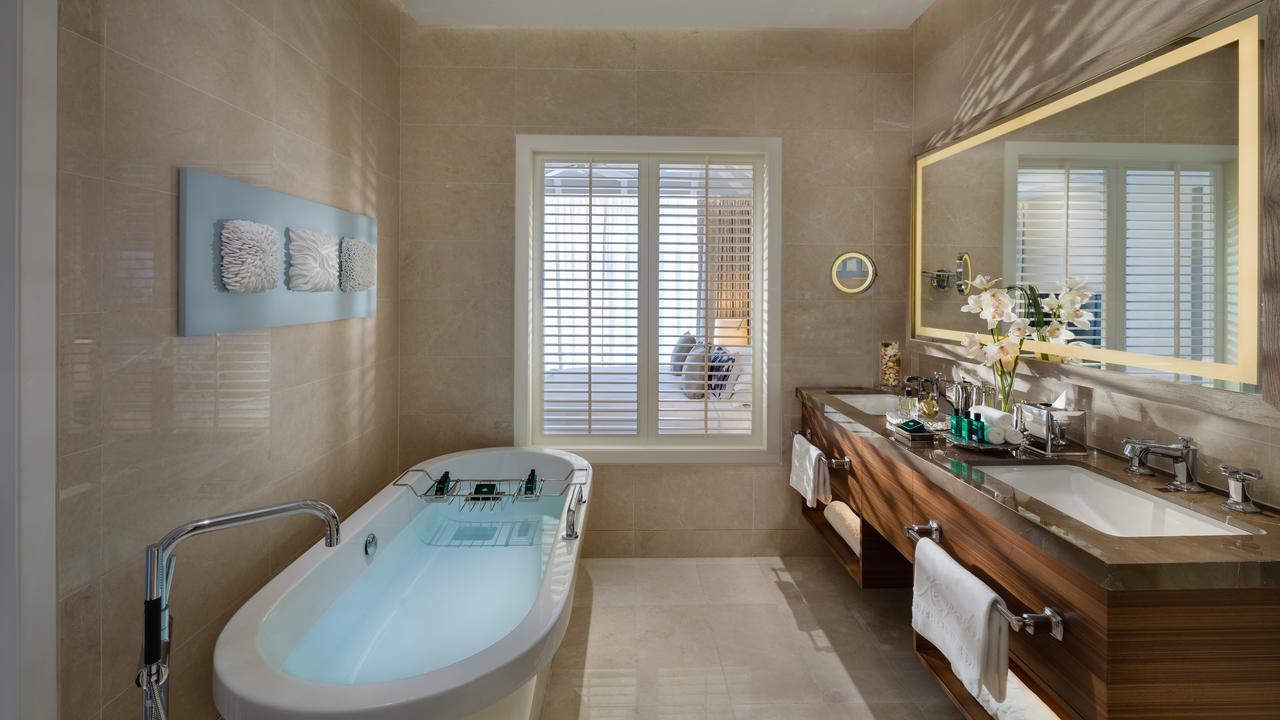 Aspen Chalets By Kempinski Hotel Mall Of The Emirates Dubai Exterior photo